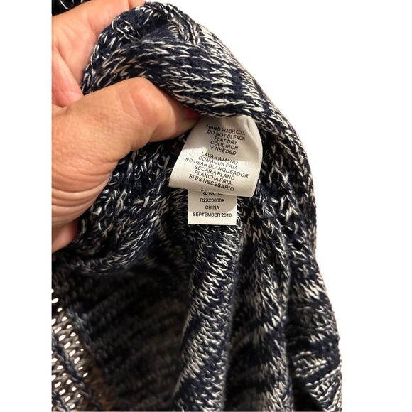 RXB Women’s Size M Blue Knit Sleeveless Vest Knit Cardigan - Picture 11 of 12